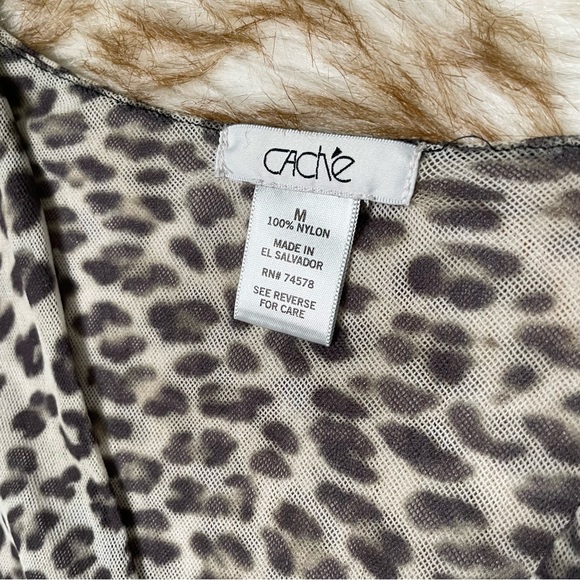 Cach’e leopard surplice top - Picture 5 of 6